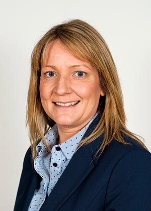 Dr Jennifer Braid